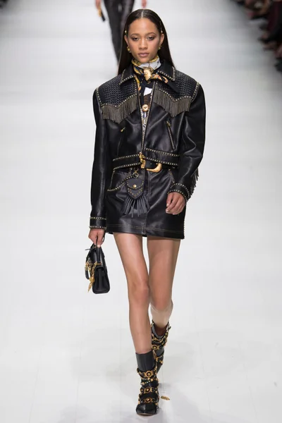 Look 26